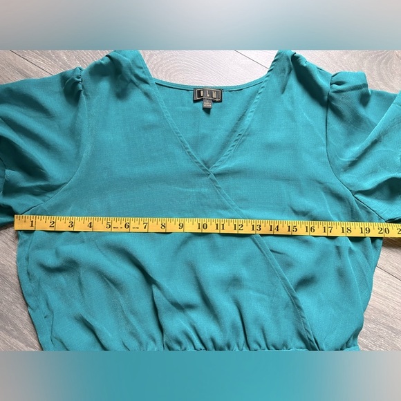 OLM flutter sleeve faux wrap blouse in teal. Size L - Picture 8 of 8
